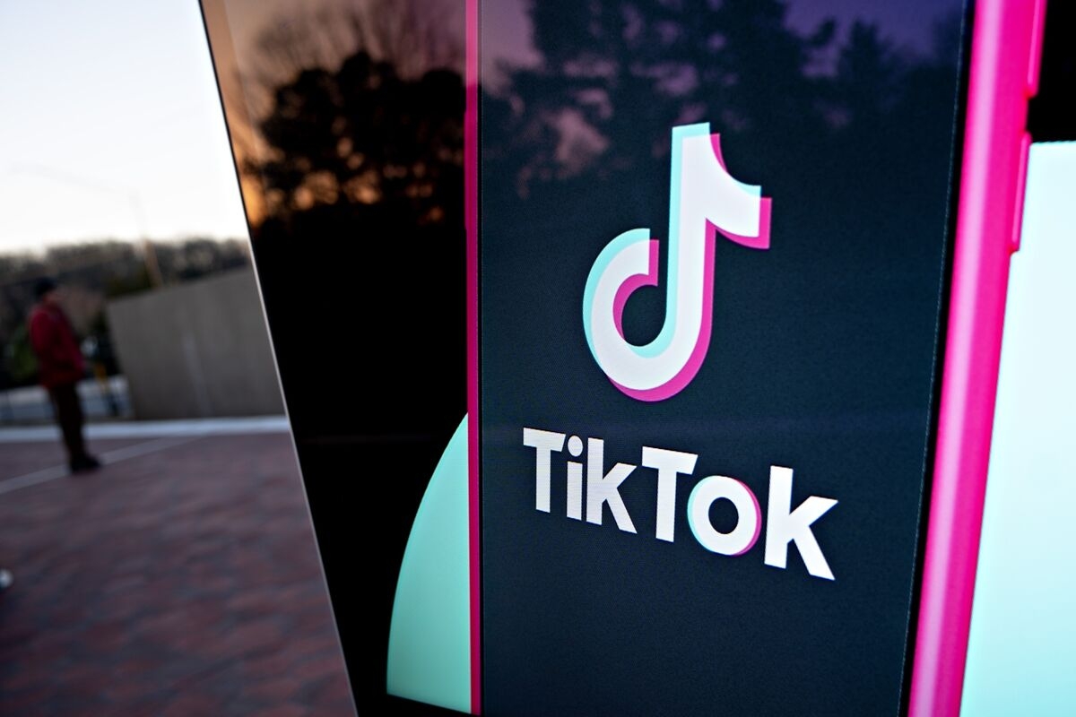 Trump Extends TikTok Deadline 75 Days for Deal to Save App in US