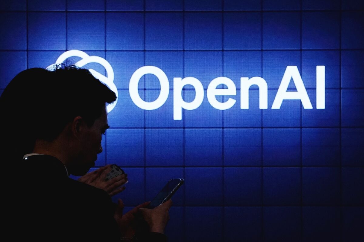 SoftBank Backs OpenAI Reform Plan to Keep Nonprofit in Control