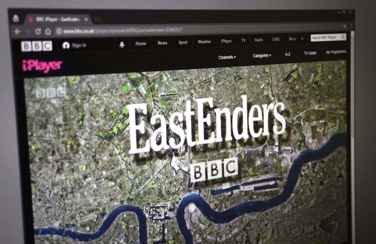 Eastenders Dominates British Soap Awards With Eight Prizes
