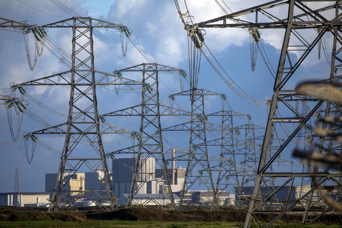 AI Boom Risks Pushing UK Further Away From 2030 Carbon Goals