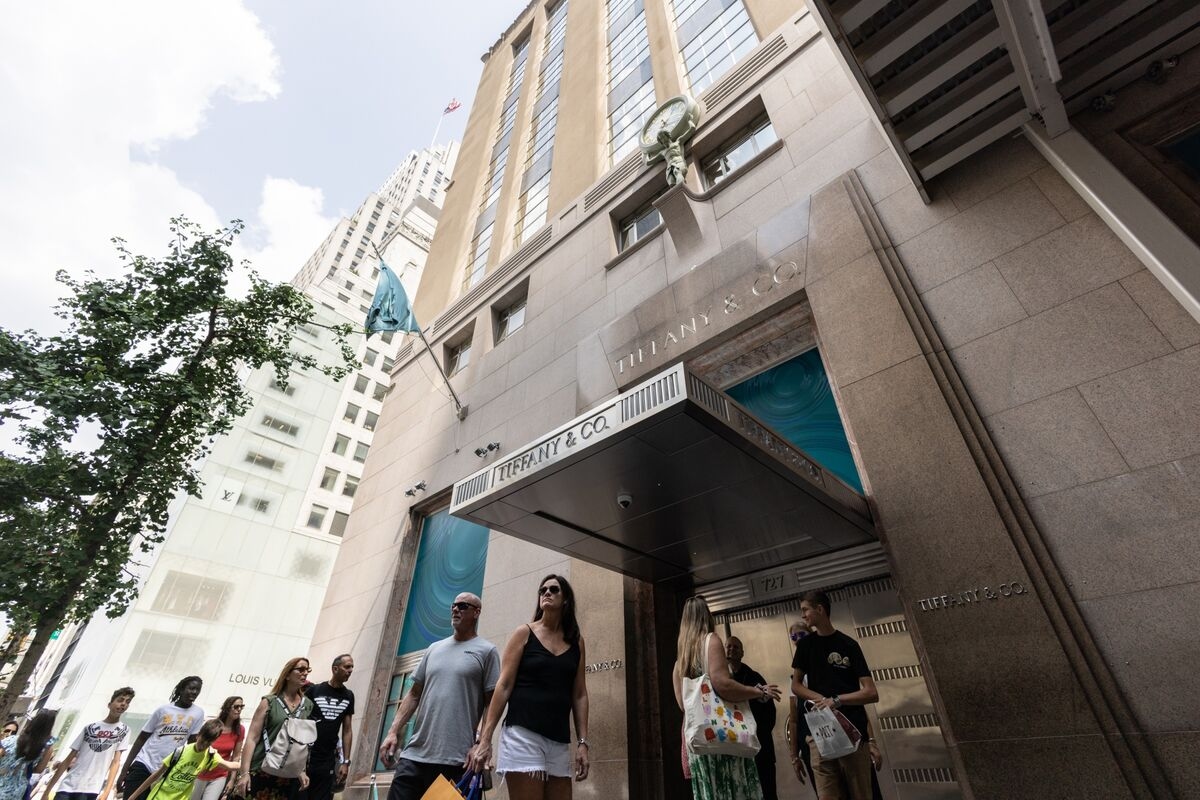 Tiffany, Cartier Lost Diamond Rings to ‘Sleight-of-Hand' Con Man