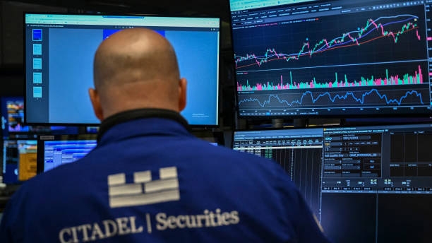 Traders Start Positioning for Drop in Bond Yields