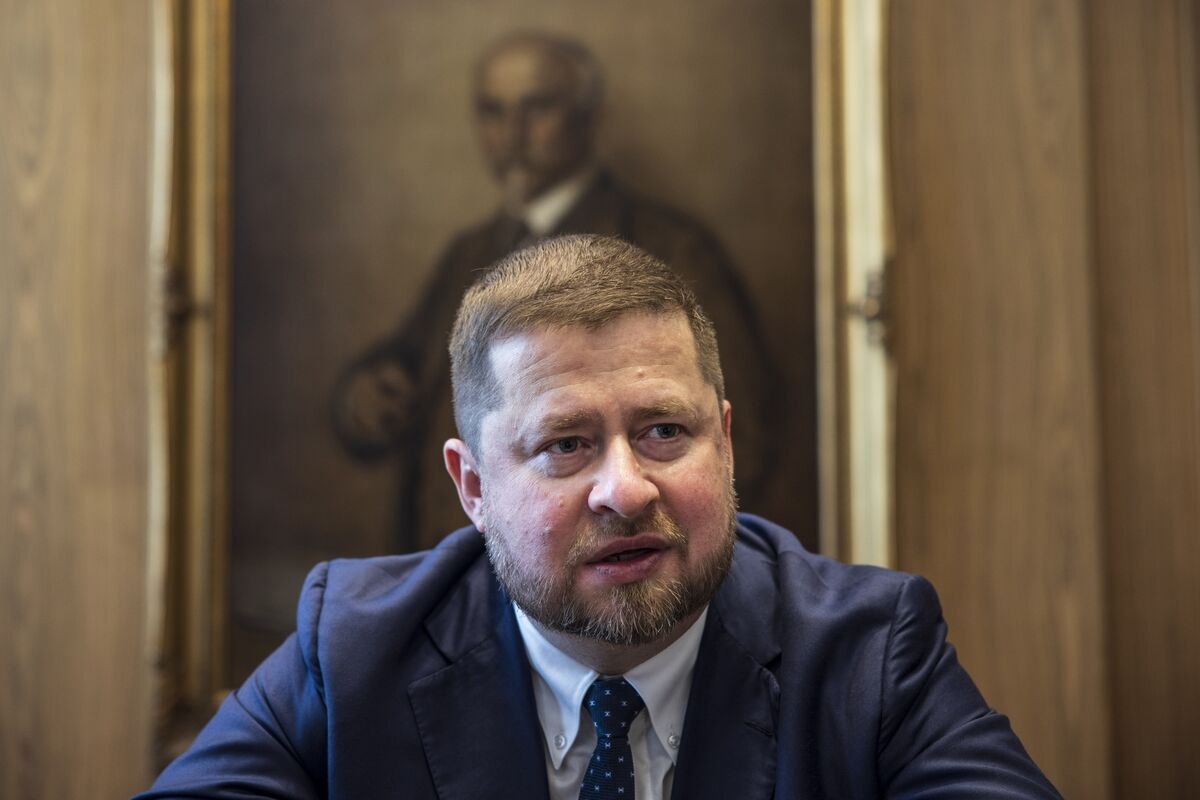 Bitcoin Musings Draw Scrutiny Over Czech Central Bank Governor