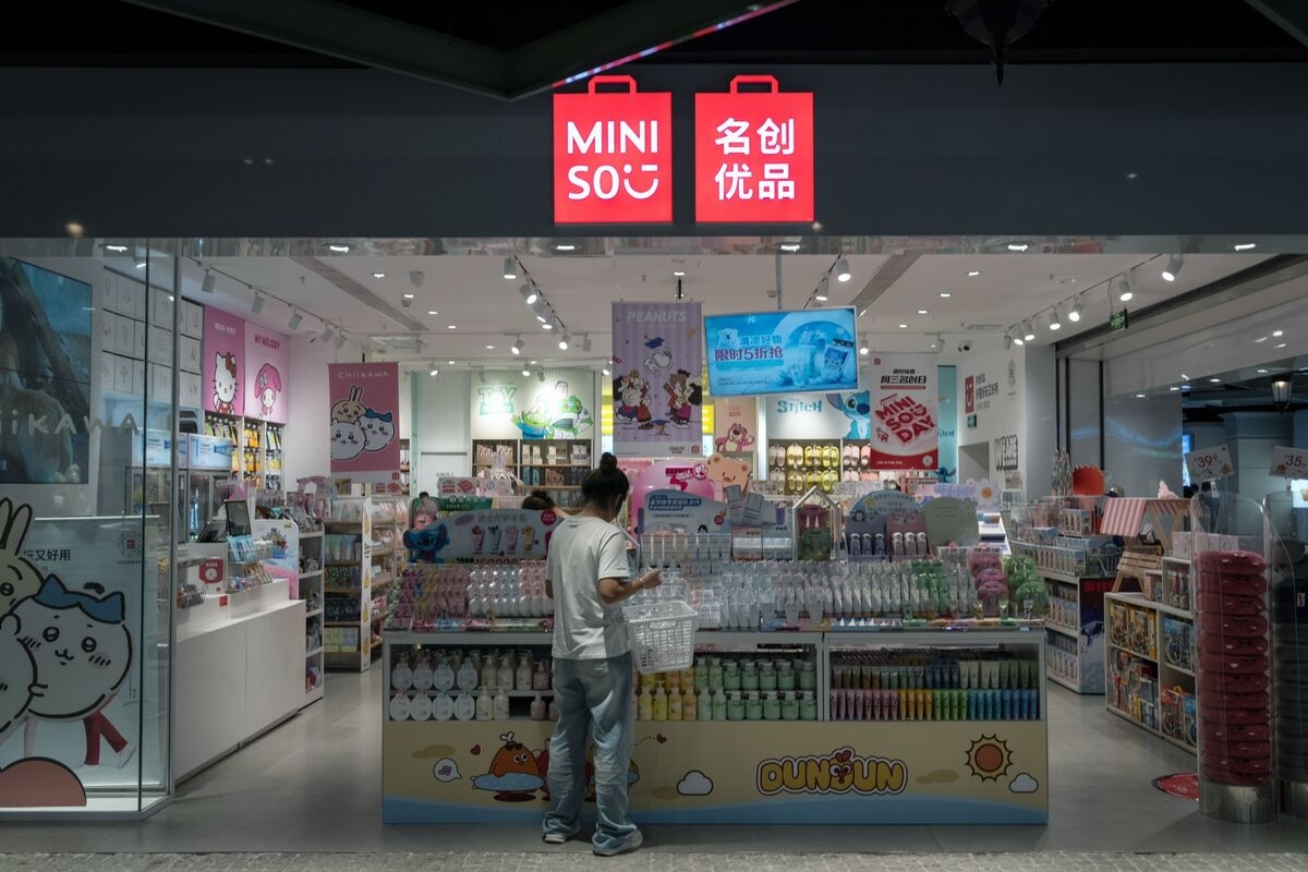 Miniso Is Said to Hire JPMorgan, UBS for Top Toy's Hong Kong IPO