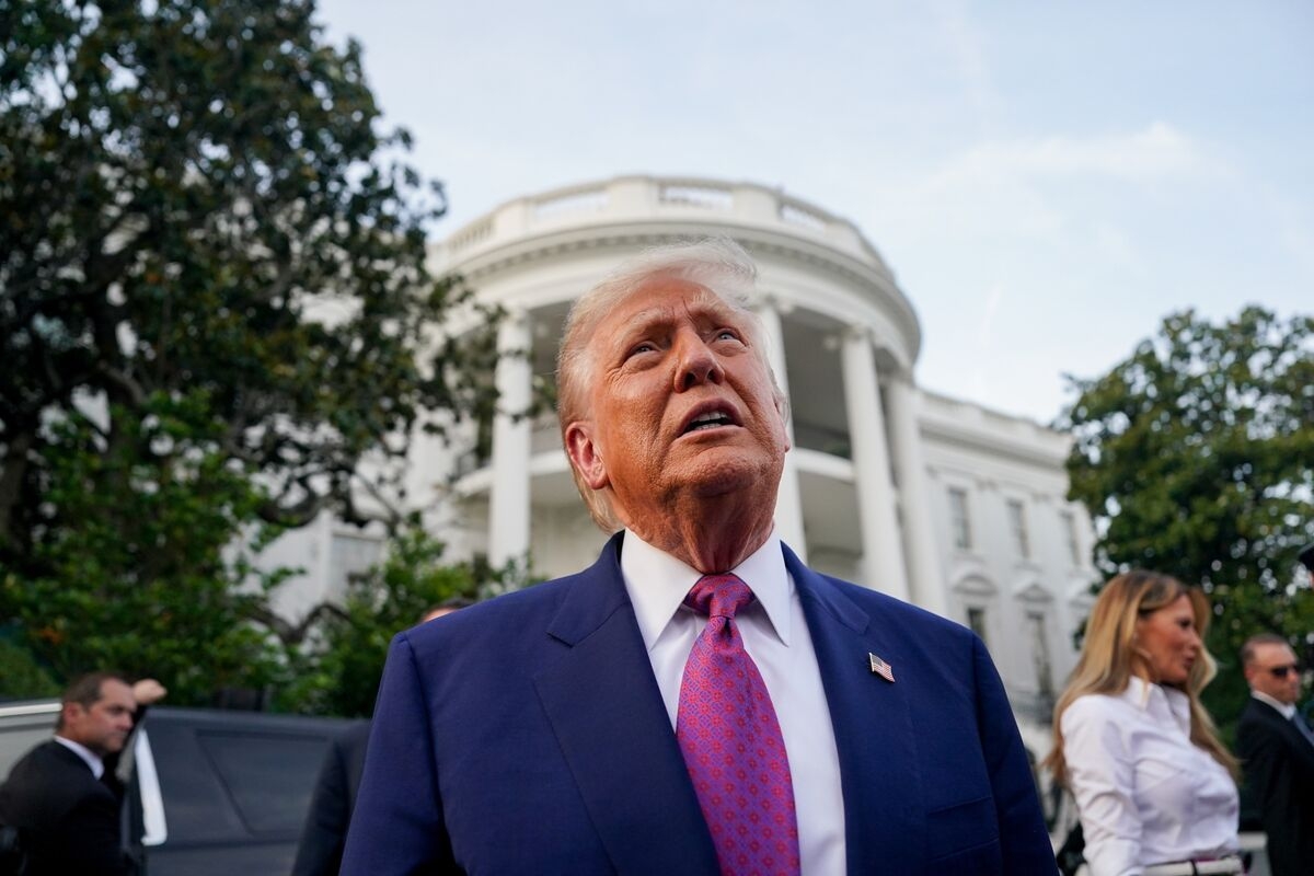 Trump Confronts Sudden Upheavals at Home and Abroad