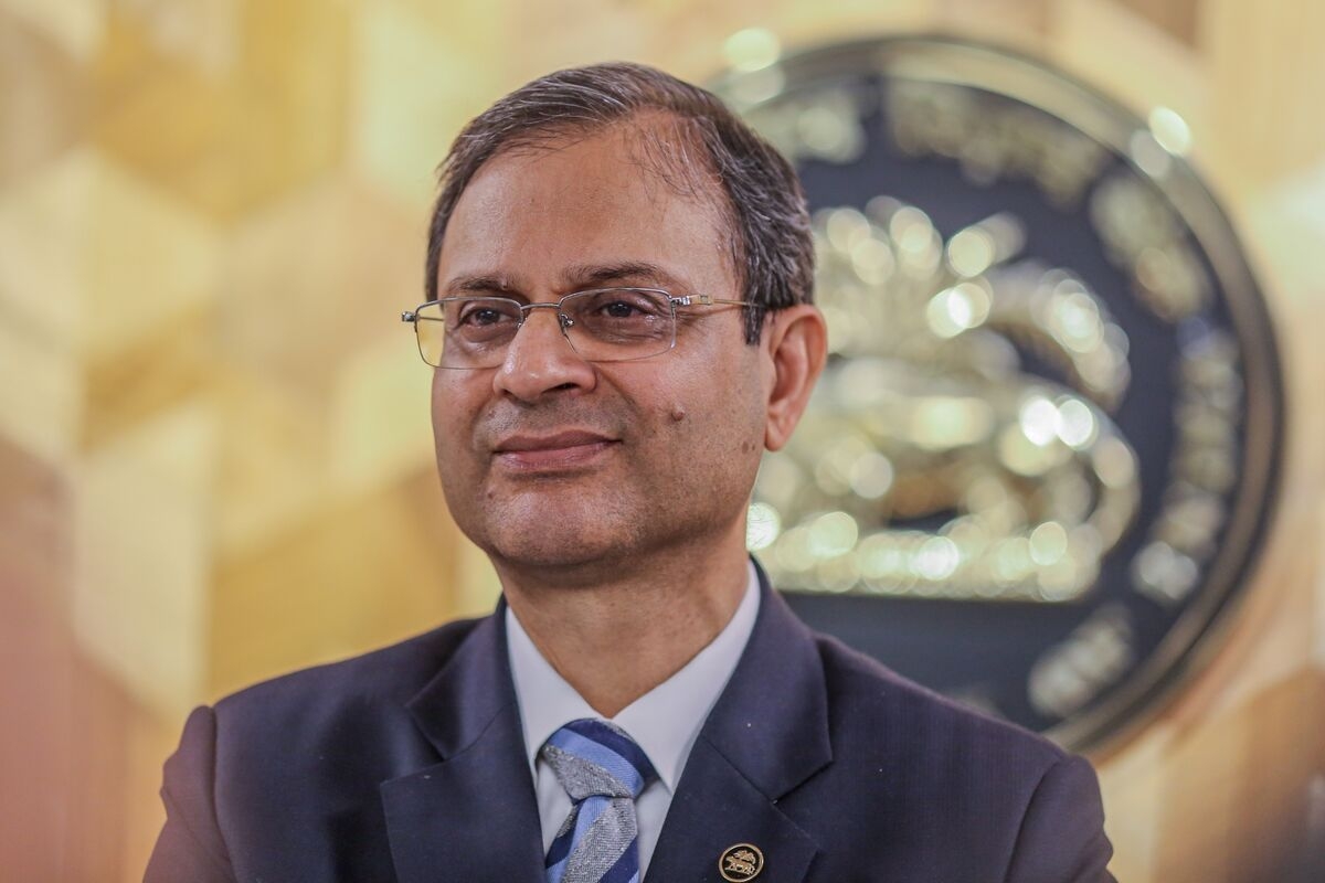 India's Central Bank Lowers Key Rate to 5.5% in Surprise Move
