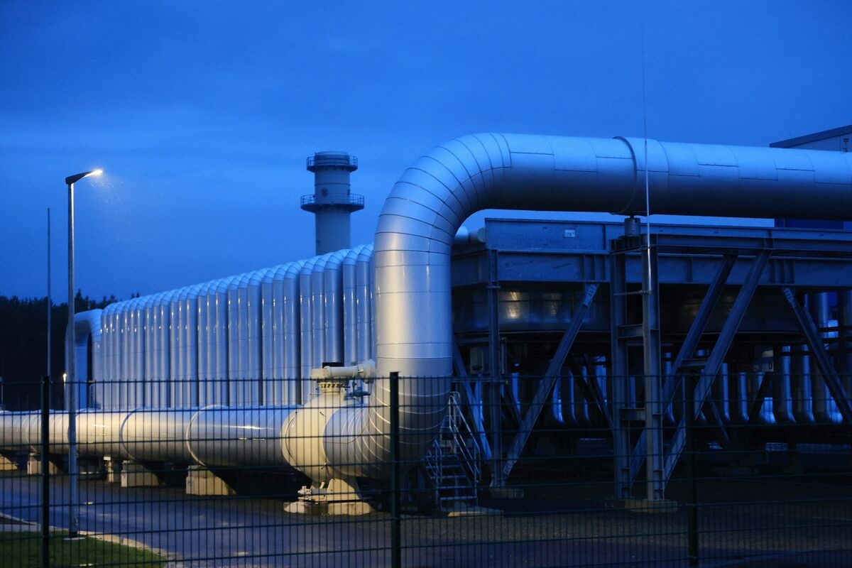 German Regulator Probes Gas Market Abuse, Warns of Cost Rise