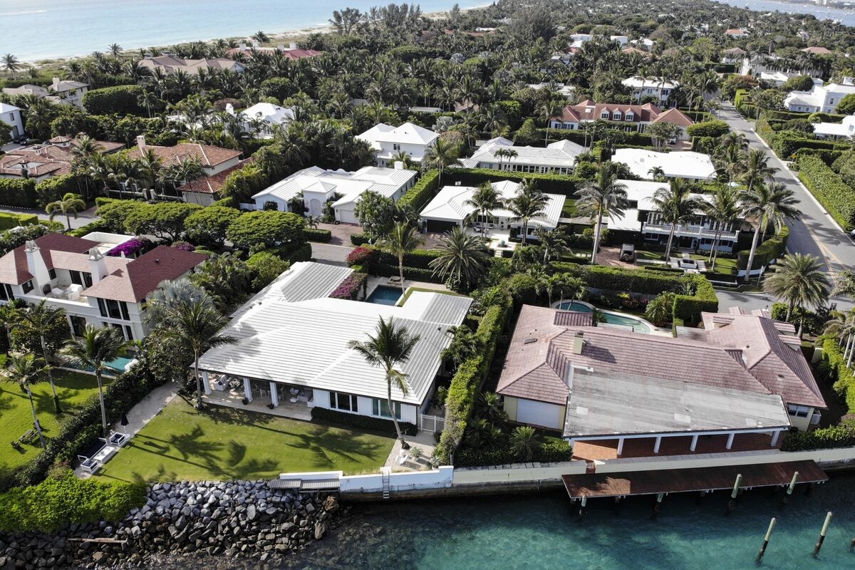 Douglas Elliman Receives Takeover Bid as it Battles Alexander Brothers Fallout