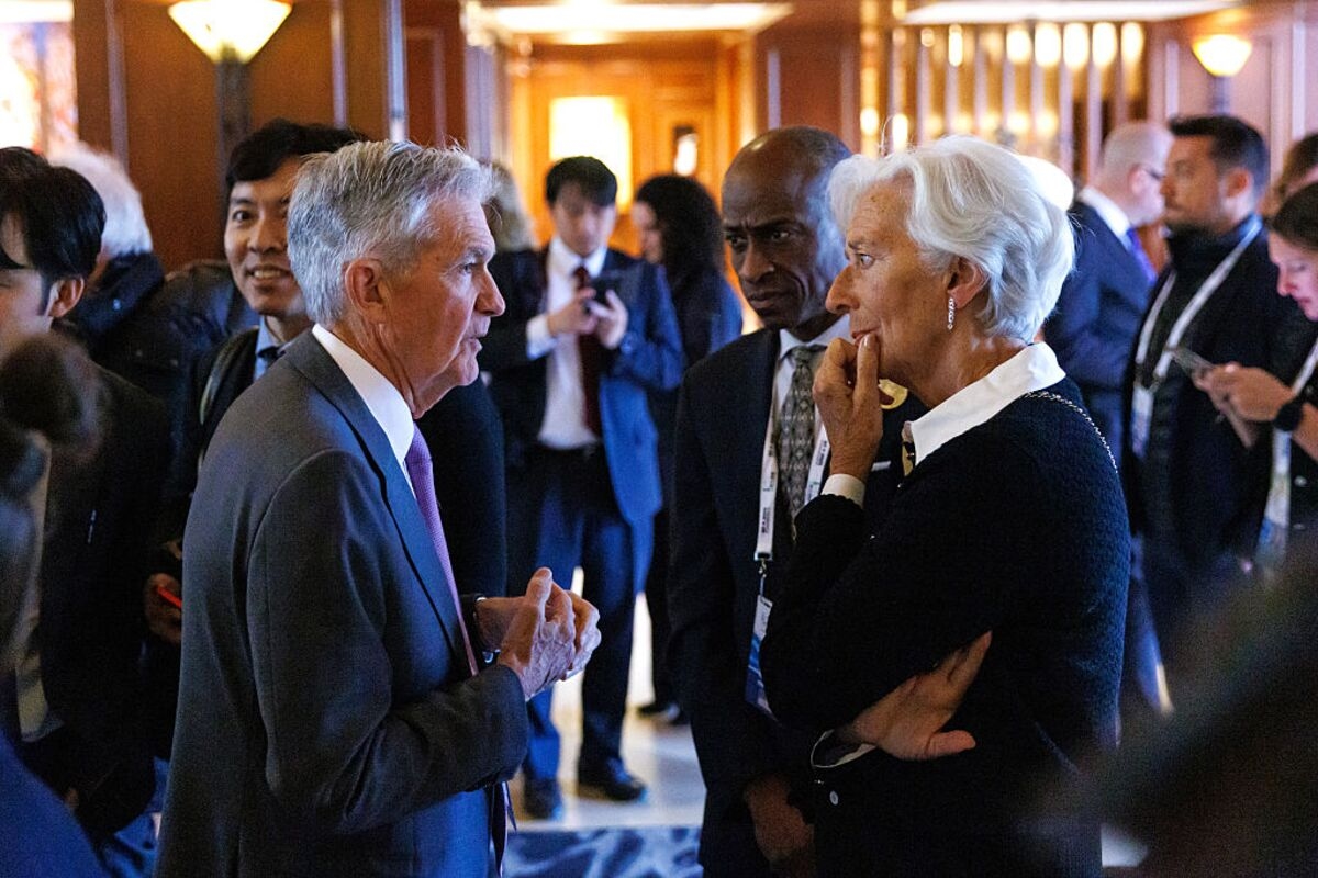 Powell and Lagarde Count Cost of Trump's Turbulence