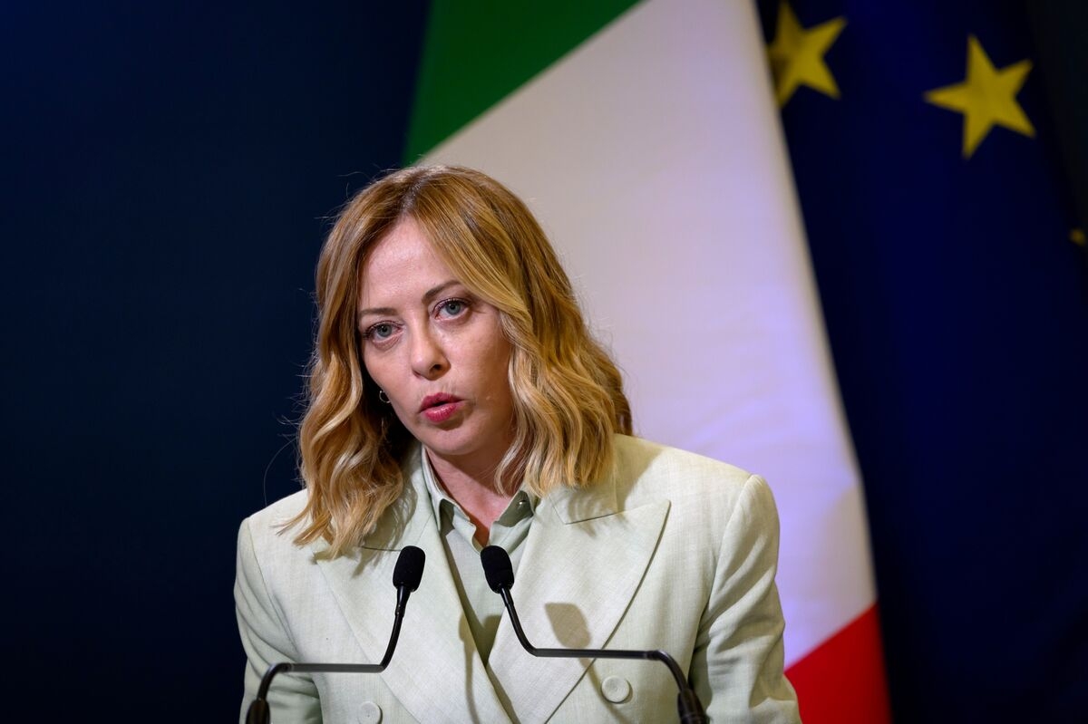 Meloni Wants Another Cut to Italy's Payroll Taxes in Next Budget