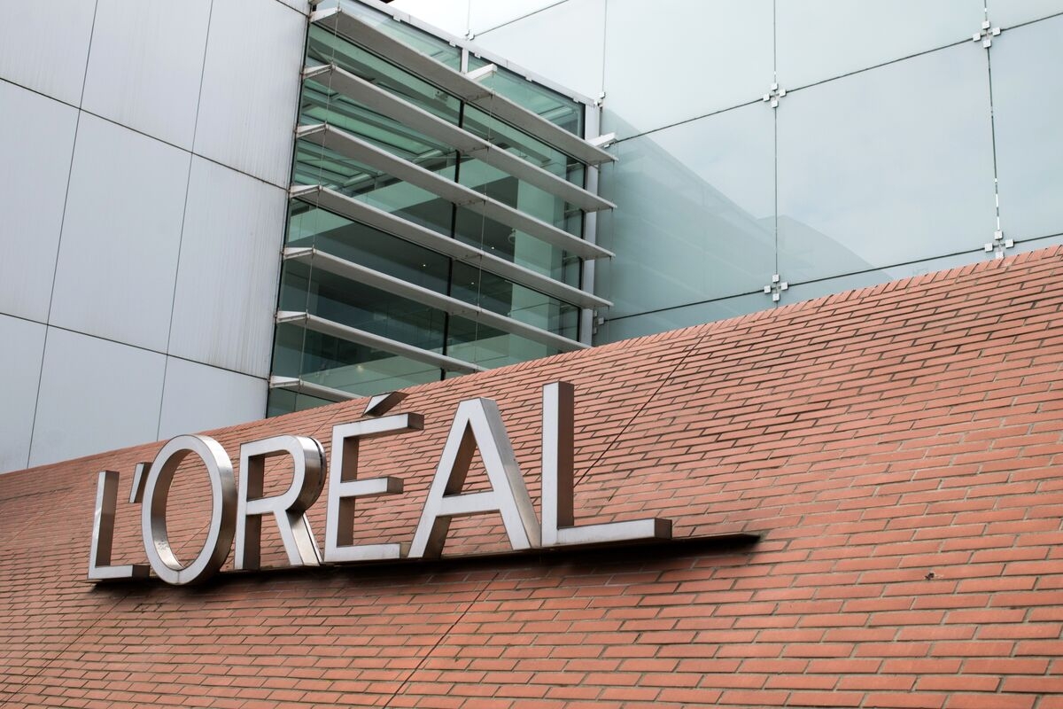 L'Oreal Recalls Acne Treatment in US on Cancer-Linked Benzene