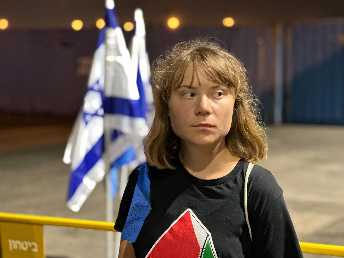 Israel Takes Greta Thunberg and Aid Boat Crew Into Custody, Group Says