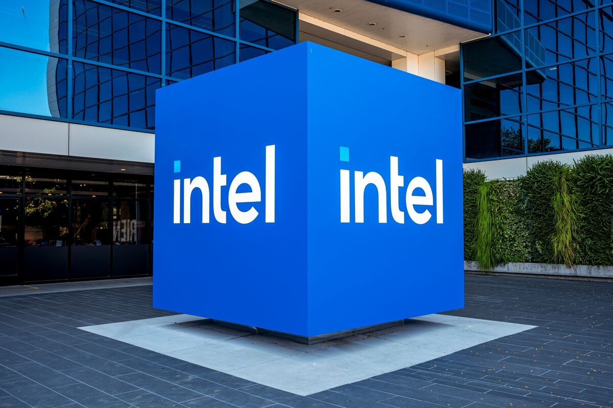 Intel Brings in New Engineering Leaders to Help With AI Comeback