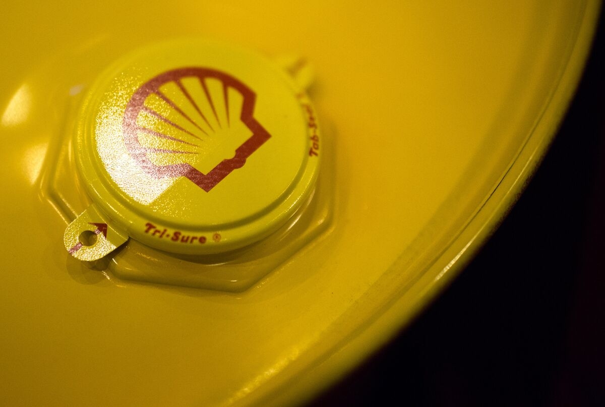 Shell CEO Pledges to Deal With Chemicals Business Stuck in Slump
