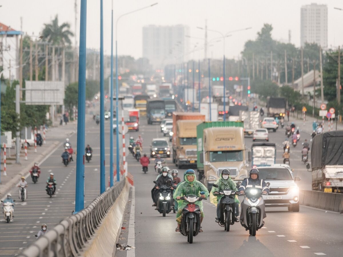 Vietnam's Growth Surges as Buyers Race to Beat Trump Tariffs