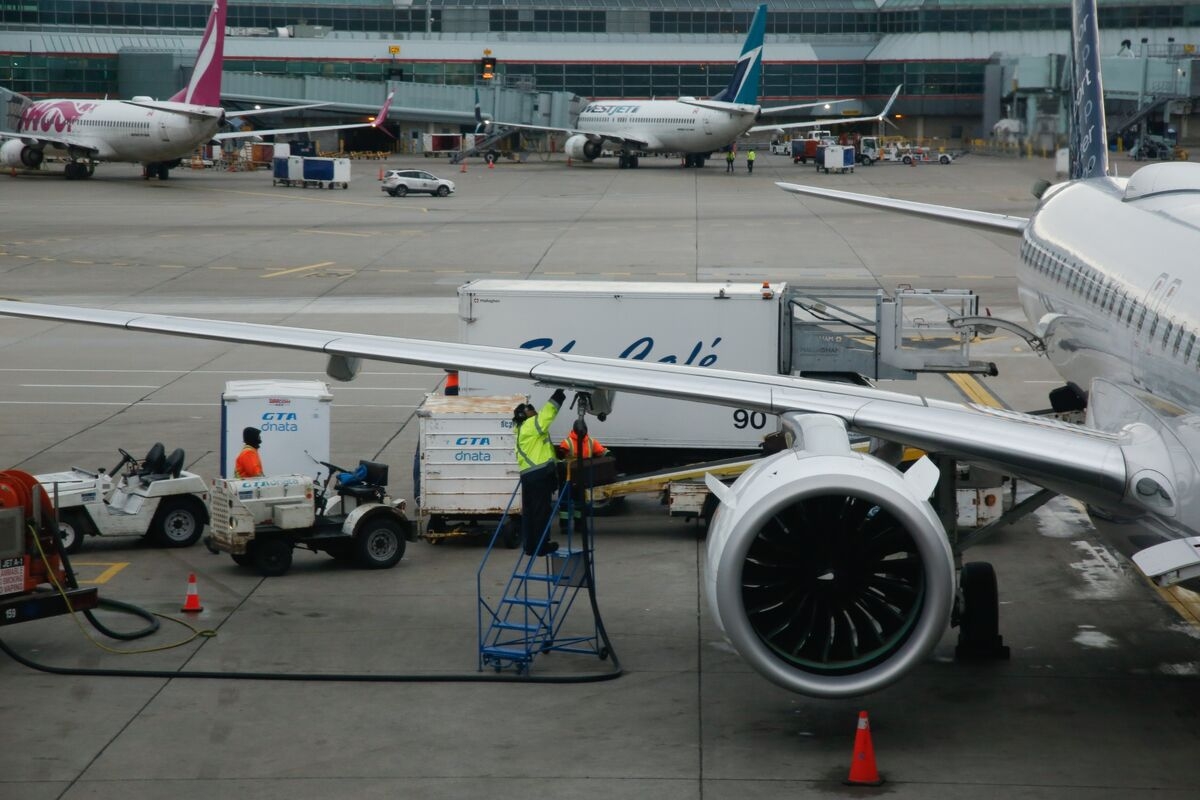 Watchdog Urges Canada to Open Airline Sector to More Foreign Capital