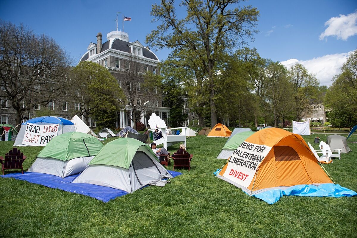 Swarthmore College Breaks Up Campus Protest Citing FBI Scrutiny