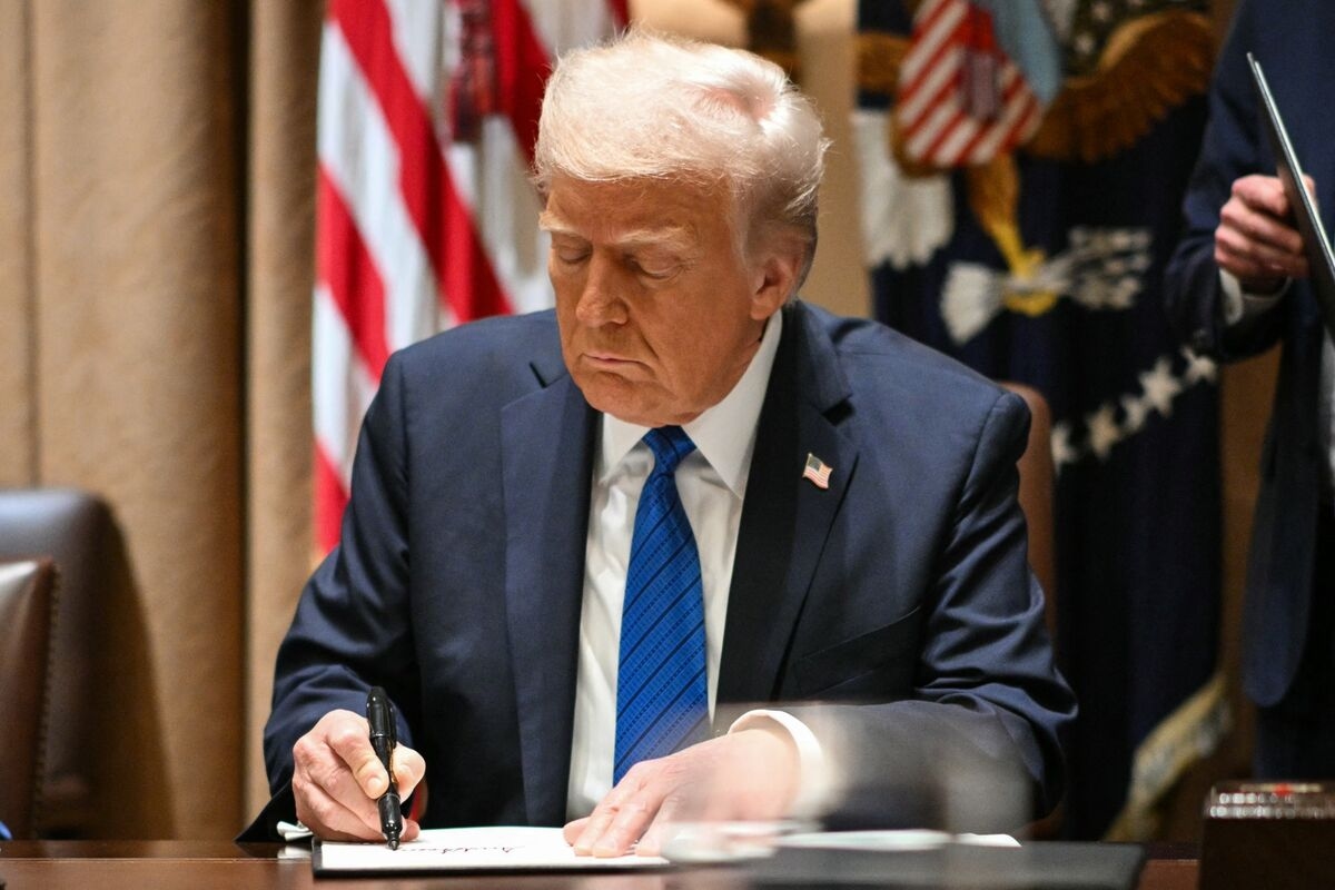 Trump Signs Executive Order Targeting Law Firm Jenner and Block