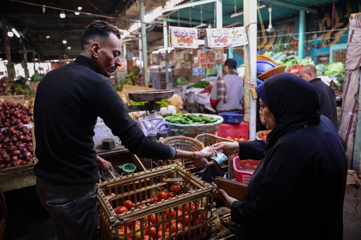 Egyptian Inflation Cools for a Second Month as Rate Cuts Weighed