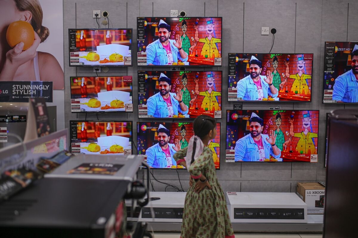 LG Kicks Off Roadshows for $1.5 Billion India IPO
