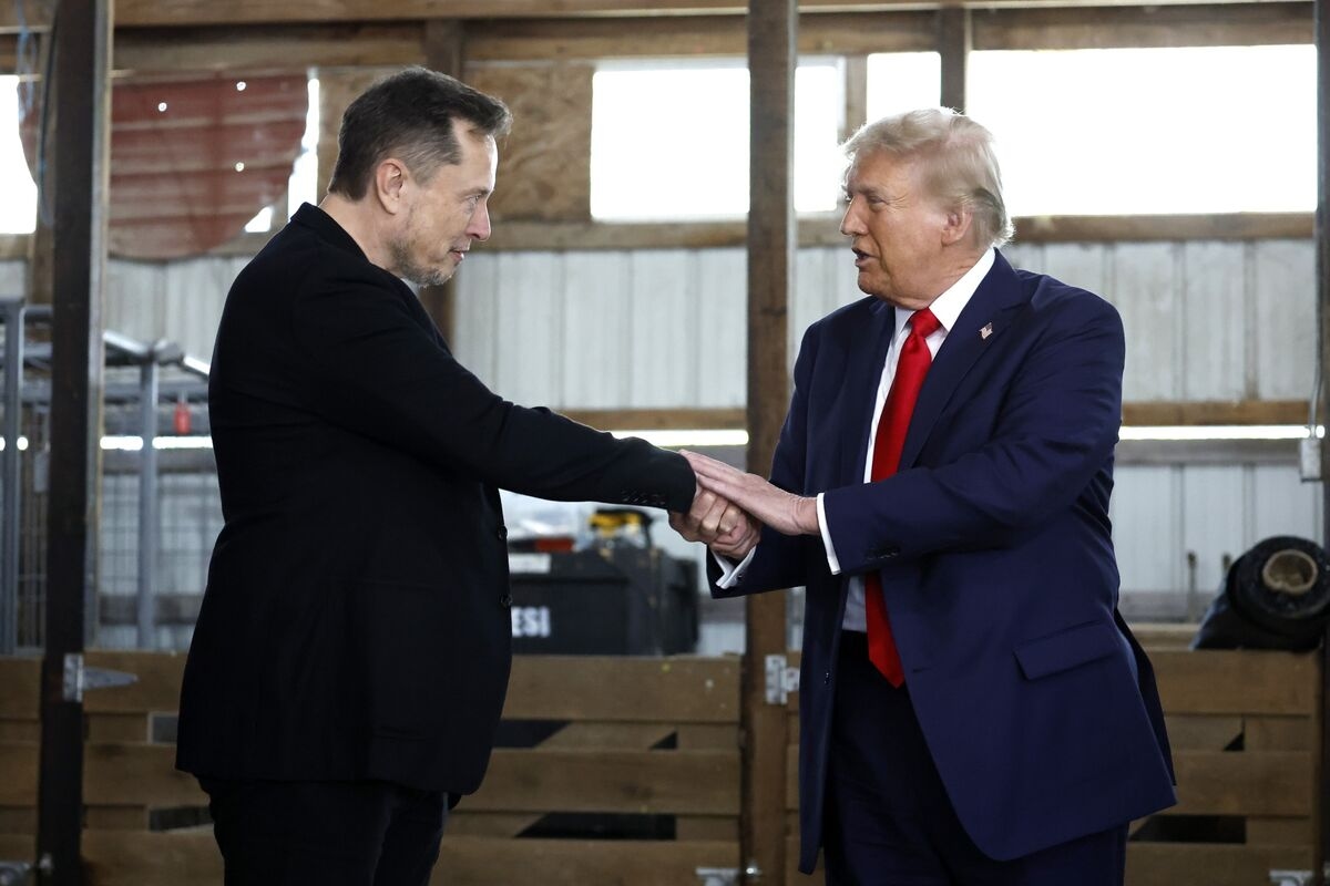 Trump Denies Wanting to Destroy Elon Musk's Firms