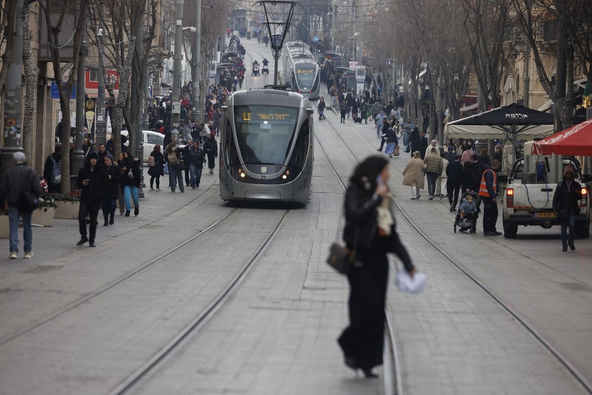 Israel's Economy Unexpectedly Shrinks as War on Iran Takes Toll