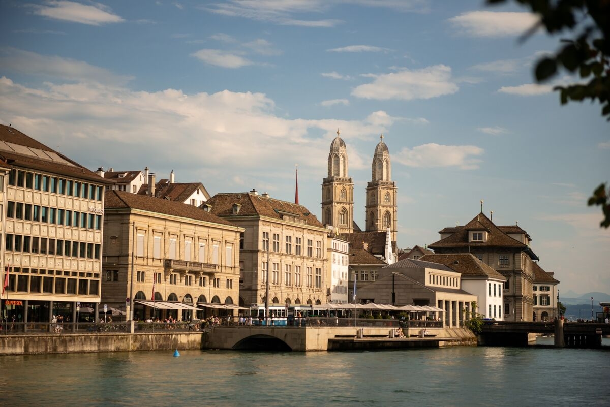 Apollo Staffers Move to New Zurich Office in Fresh Blow to UK
