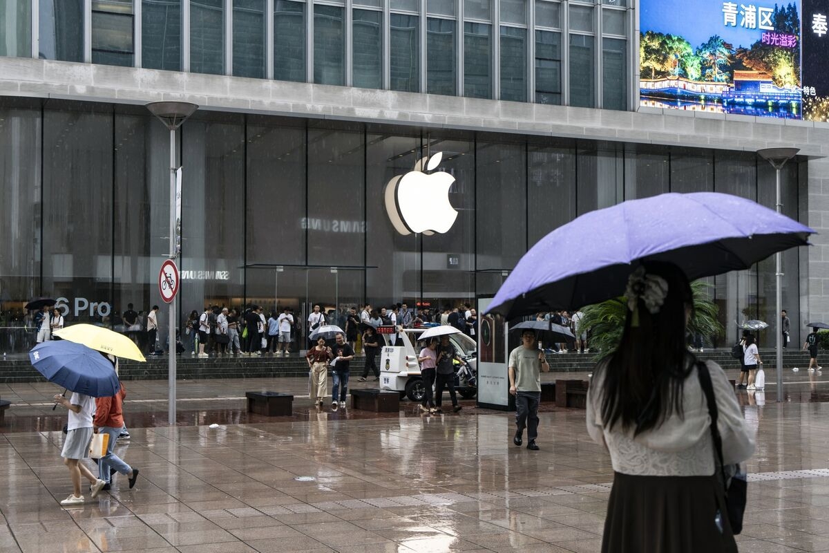 Can Apple Salvage the AI iPhone in China?