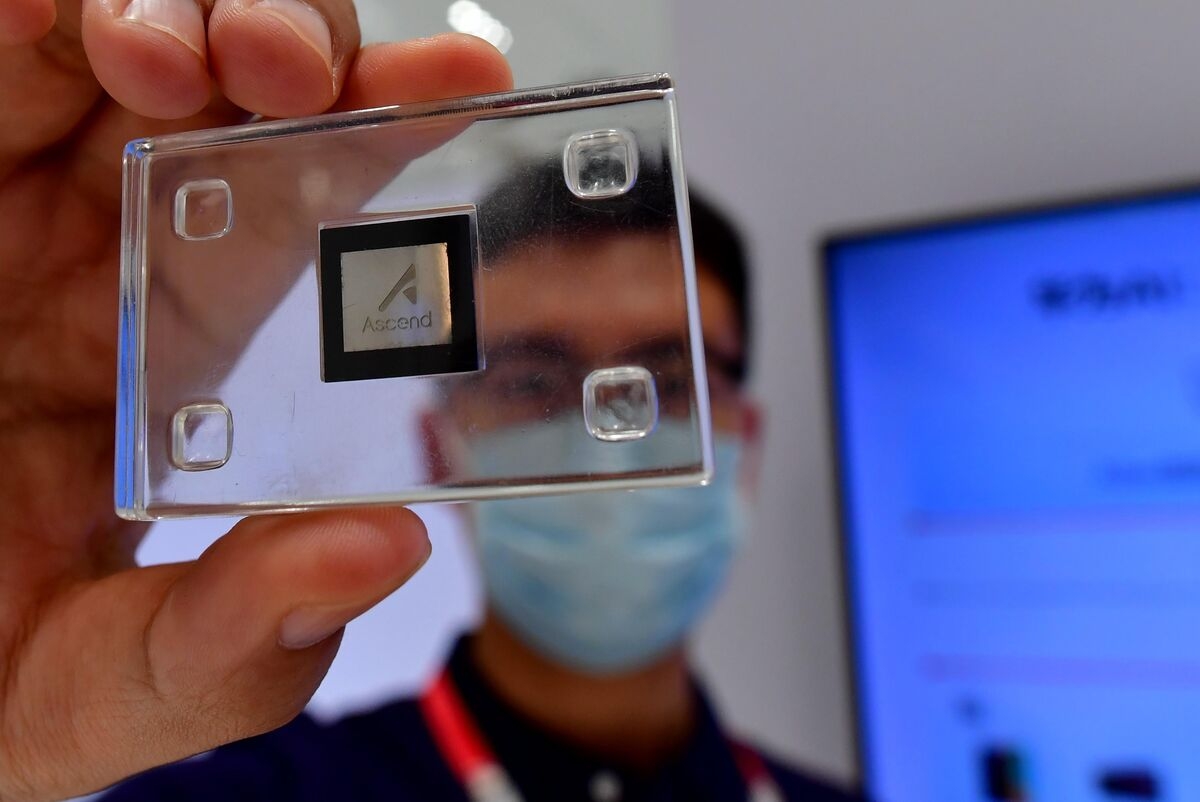 China Accuses US of ‘Unilateral Bullying' on Huawei AI Chips