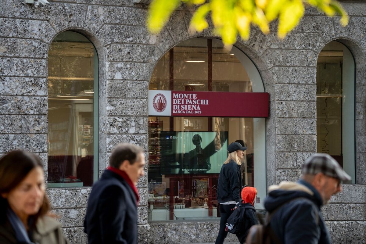 Banca Akros Says Monte Paschi Stake Sale Was in Full Compliance