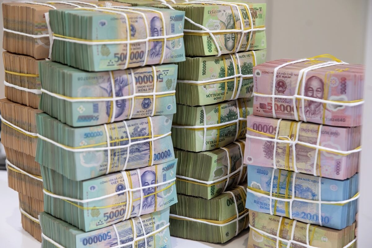 Vietnamese Dong Drops to Record Low as Asian Currencies Weaken
