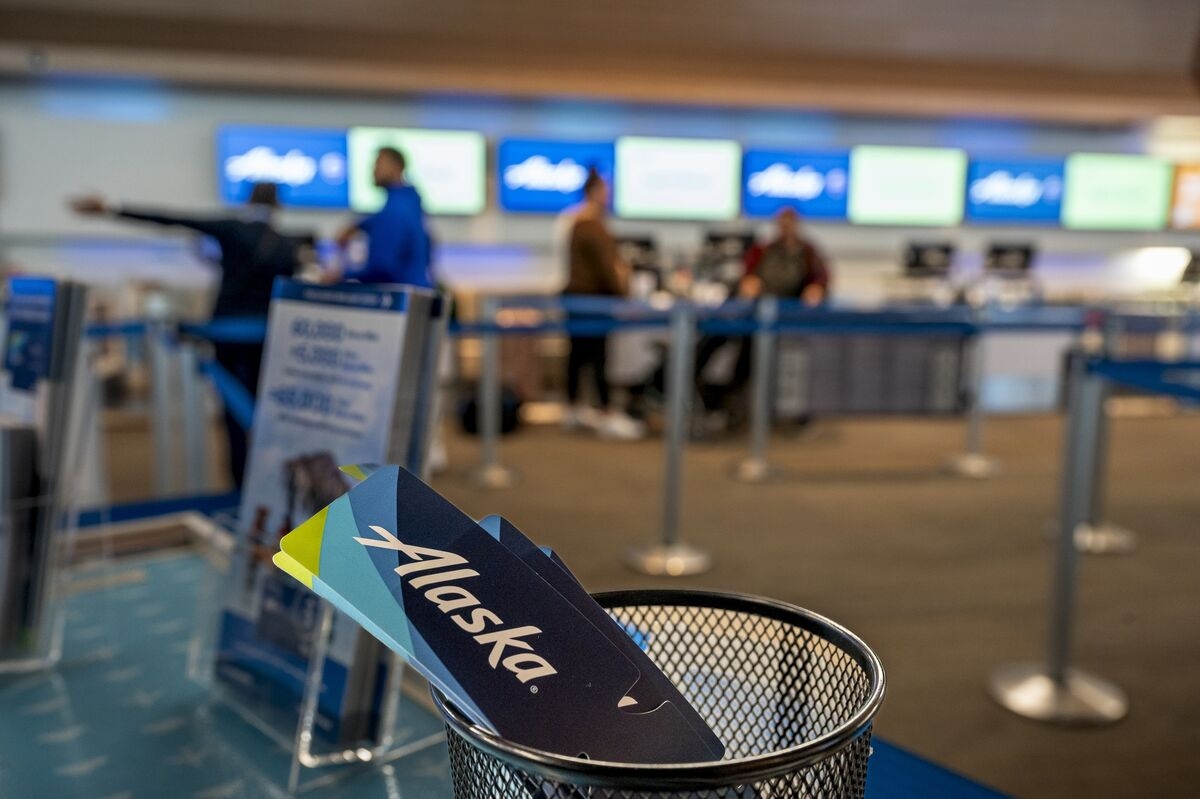 Alaska Air CEO Sees Fare Weakness Lasting Into Third Quarter