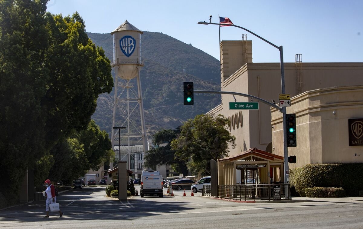 Warner Bros. Says to Settle Buyback, Consent Solicitation Early