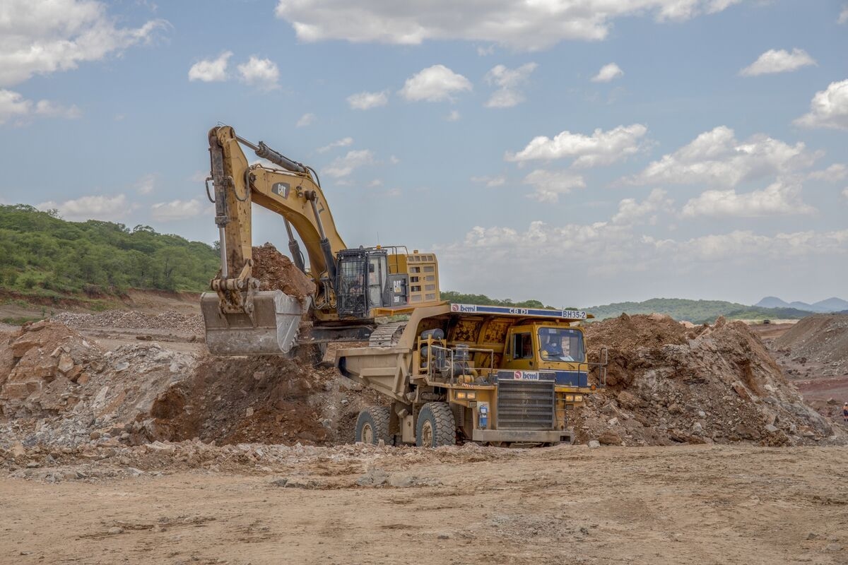 US Court Rules in Zimbabwe's Favor Over $93 Million Mining Dispute