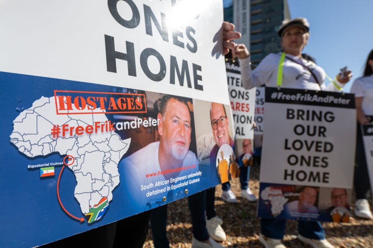 Oil Workers Detained in Equatorial Guinea Return to South Africa