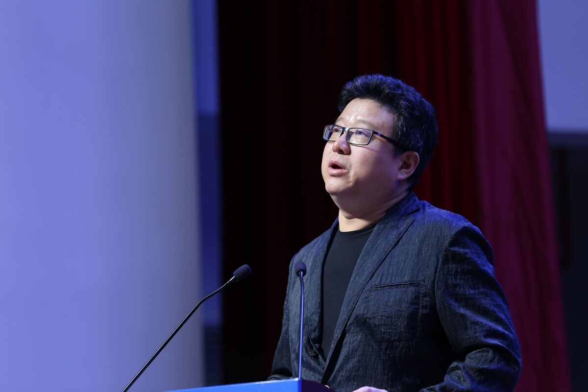 NetEase's Billionaire CEO Slashes Jobs and Games in Profit Push