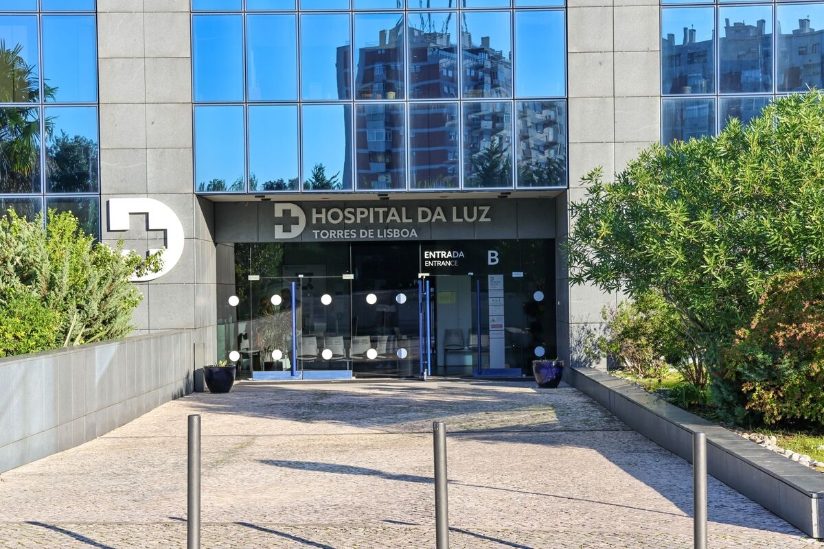 Macquarie to Buy Stake in Portuguese Hospital Group Luz Saude
