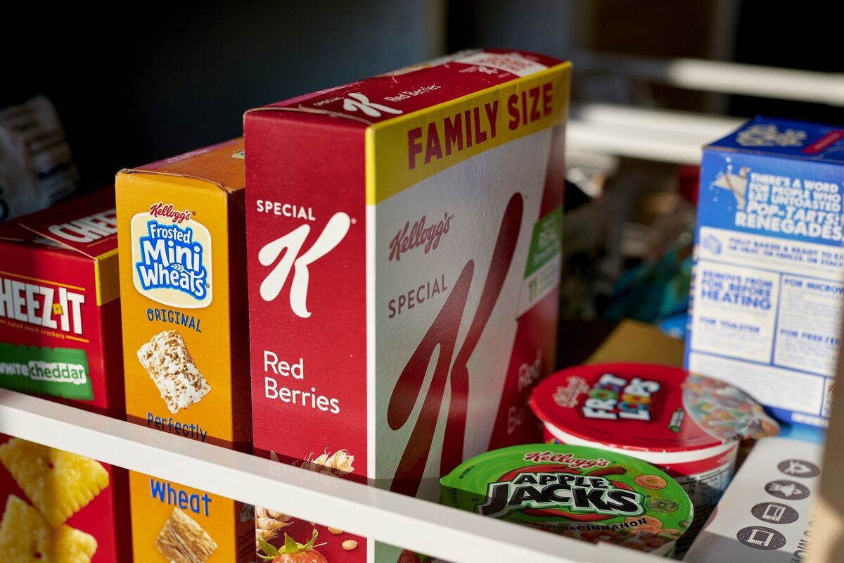 Kellogg Trims Outlook, Citing Weakened Consumer Demand