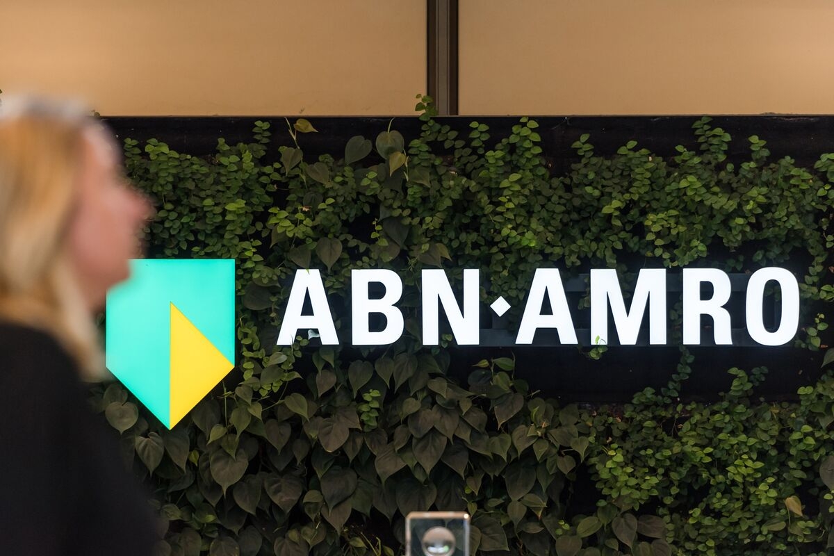 Dutch Government Cuts ABN Amro Holding to Below One Third