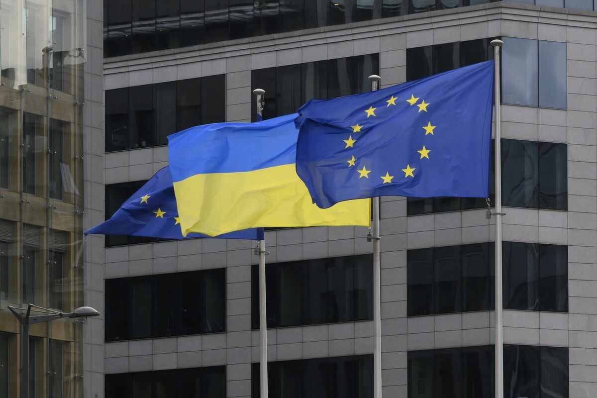 Ukraine's Euro Cash Pile Grows With Increased EU Aid Flows