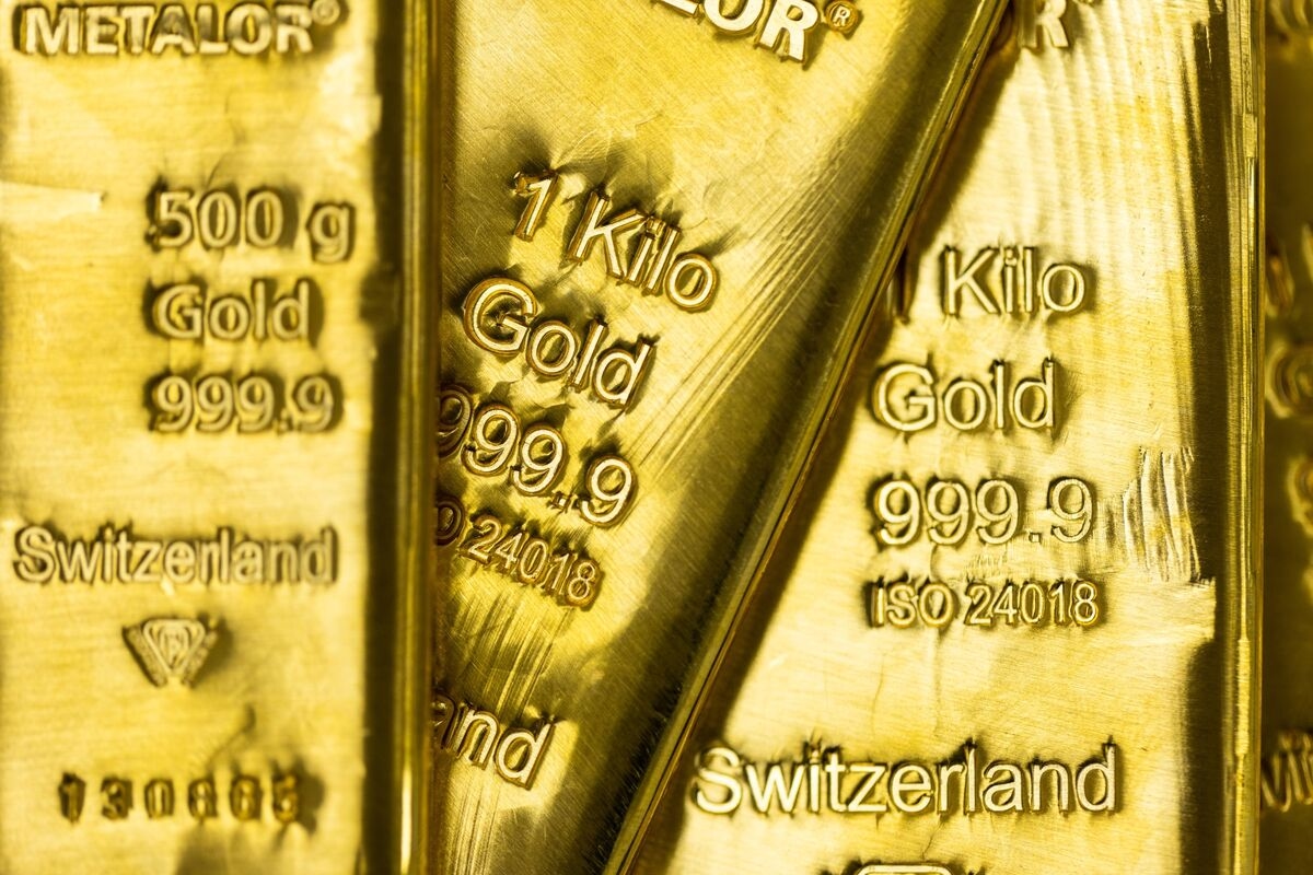 Gold Set for Biggest Weekly Gain in a Month on Fed Governor Pick
