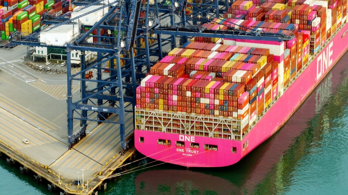 Chinese Shipping Earnings Face ‘Harder-Than-Expected' Tariff Hit as Recession Risks Rise