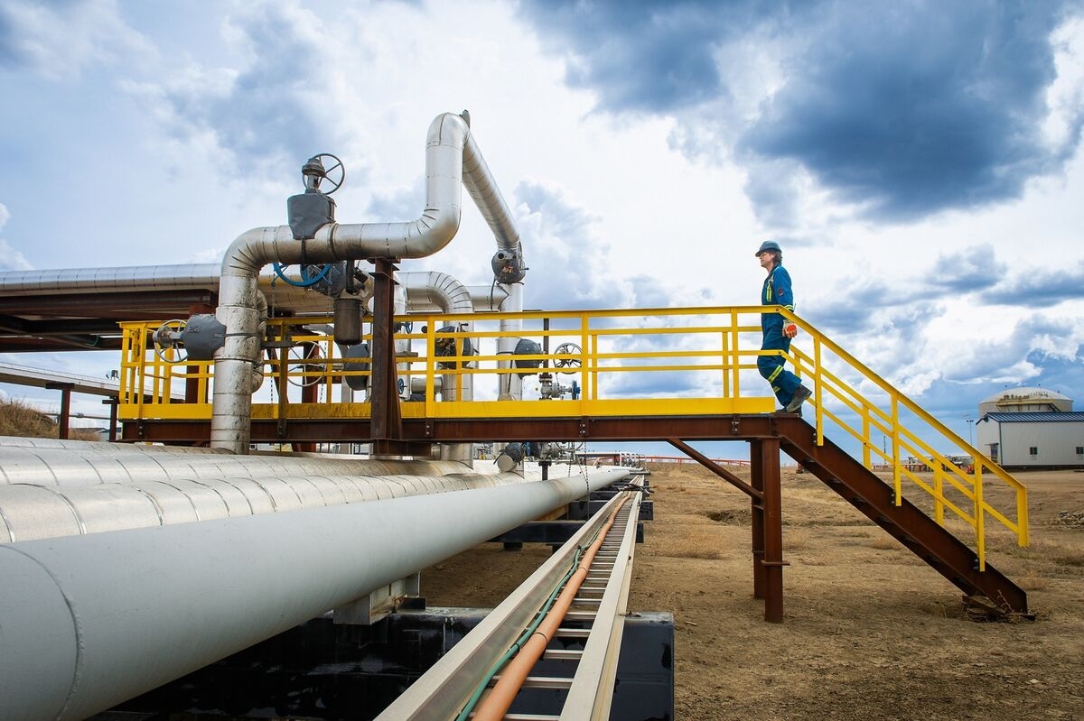 Strathcona Plans Special Dividend If Takeover of Rival MEG Fails