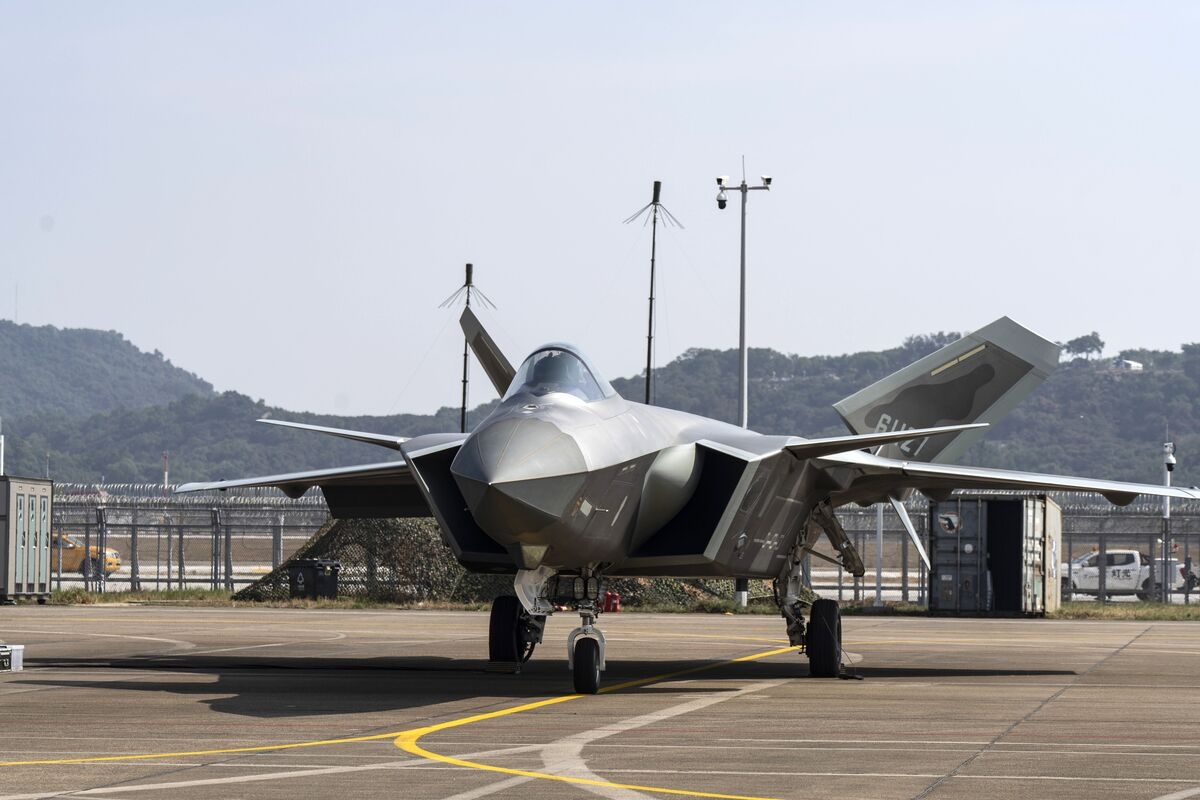 China Sends Warplanes Near Taiwan After US Lawmakers' Visit