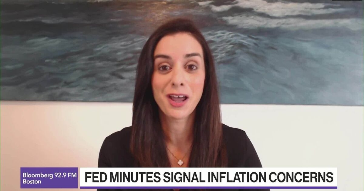 Investors Look to Powell Speech for Economic Clues
