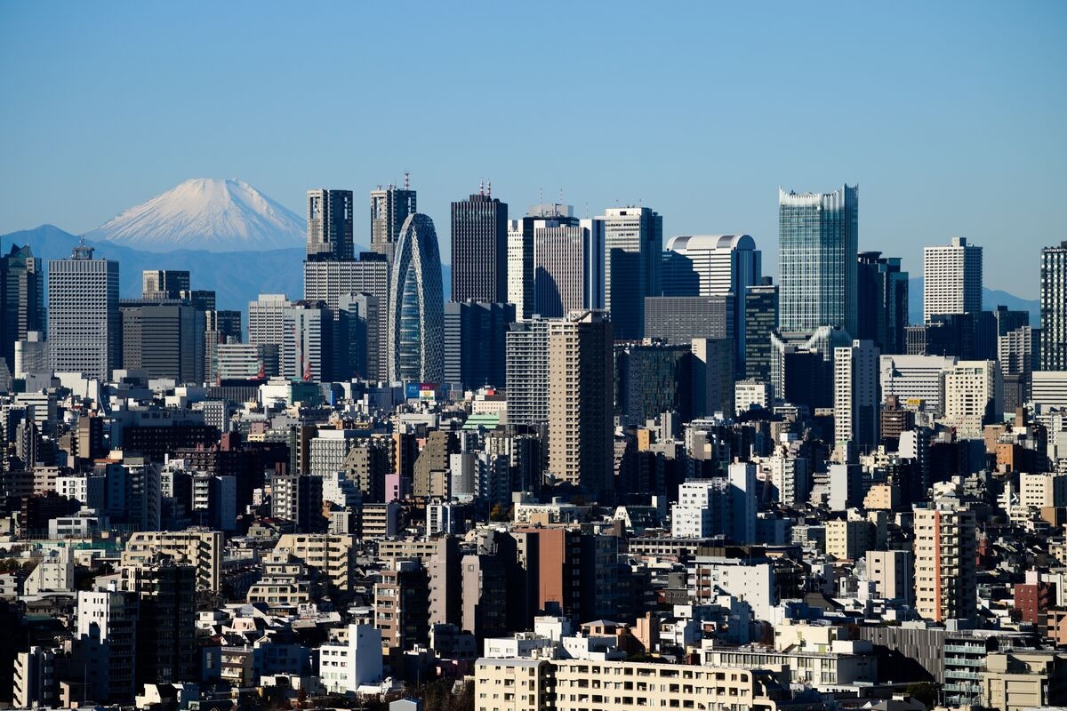 Japan's Megabanks to Remain Buoyed by BOJ's Long Game to Hike Rates
