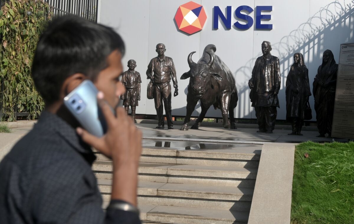 India Bucks Tepid Trend Across Emerging Asia as US Data Awaits
