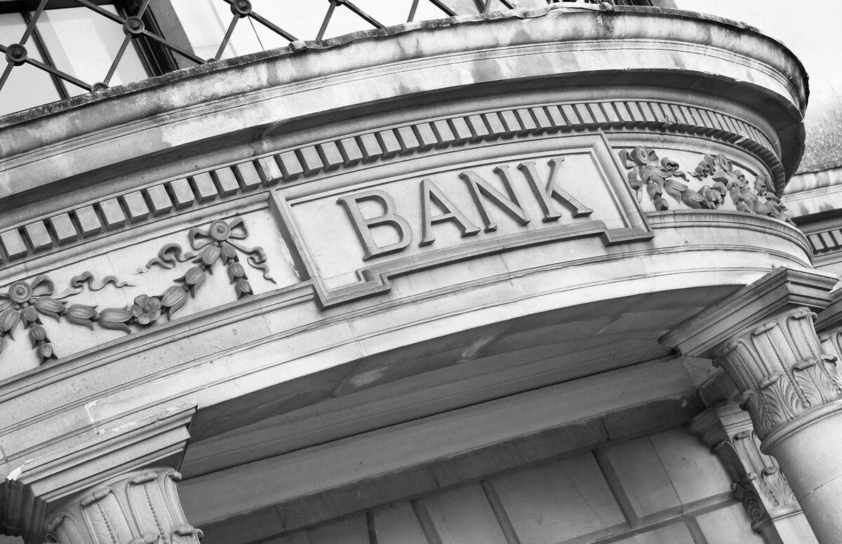 Banks Piling Up at the Same Size Are Ripe for a Merger Wave