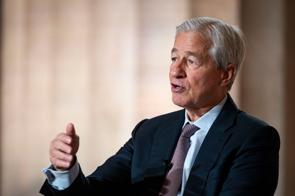 Dimon's Success Creates Headaches for JPMorgan