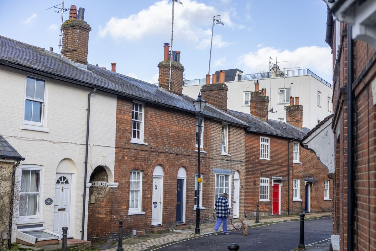 Freehold Versus Leasehold in UK Real Estate